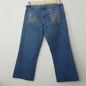 𝅺bebe denim capri Jeans sz 27 slight distress